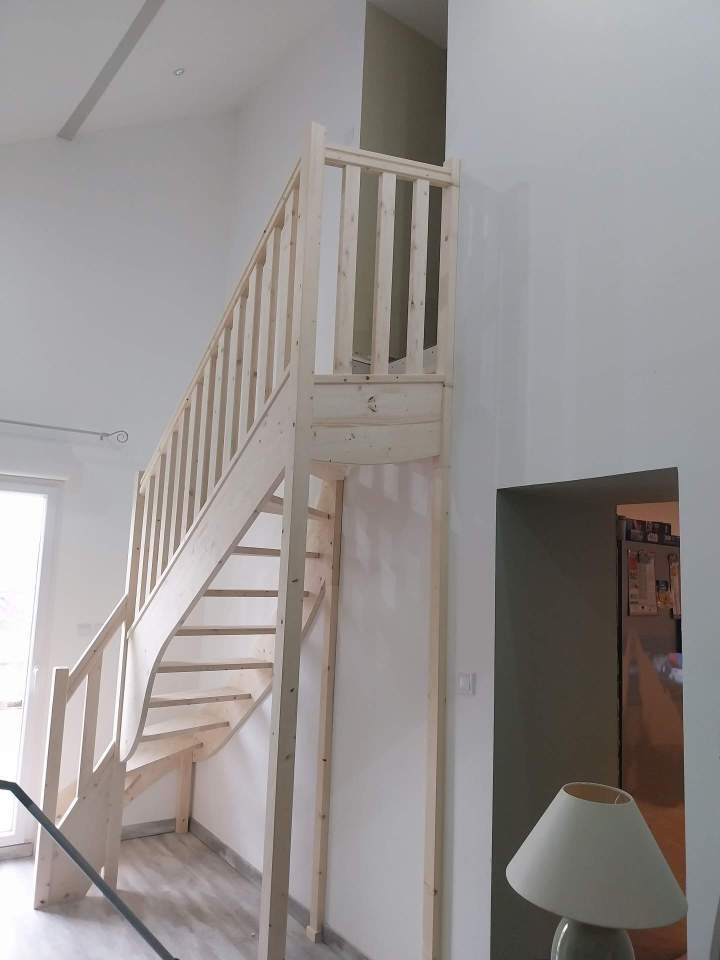 Fabrication escalier bois Besse-et-Saint-Anastaise